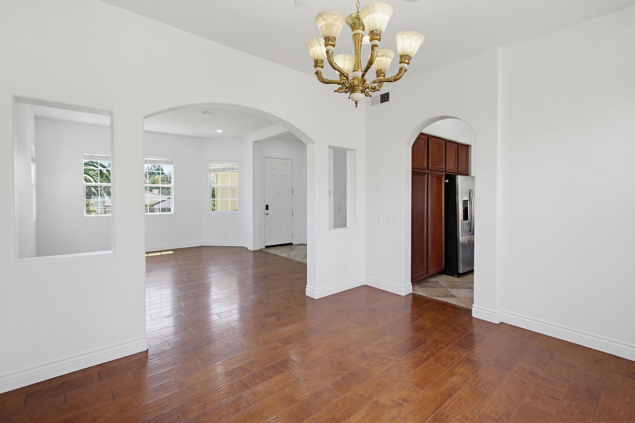Virtual tour photo 14 of 72 for 637 Oak Glade Dr