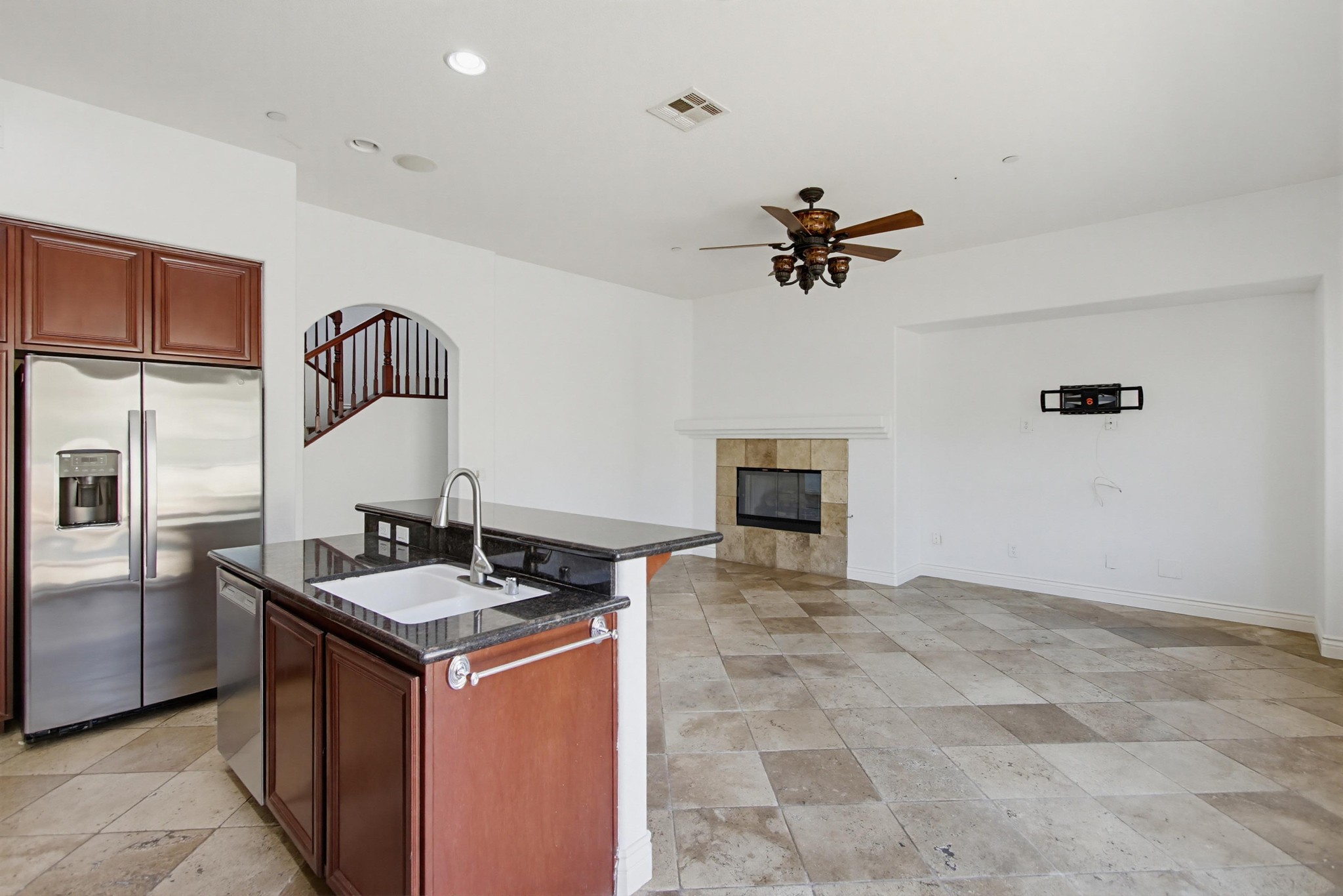 Virtual tour photo 16 of 72 for 637 Oak Glade Dr