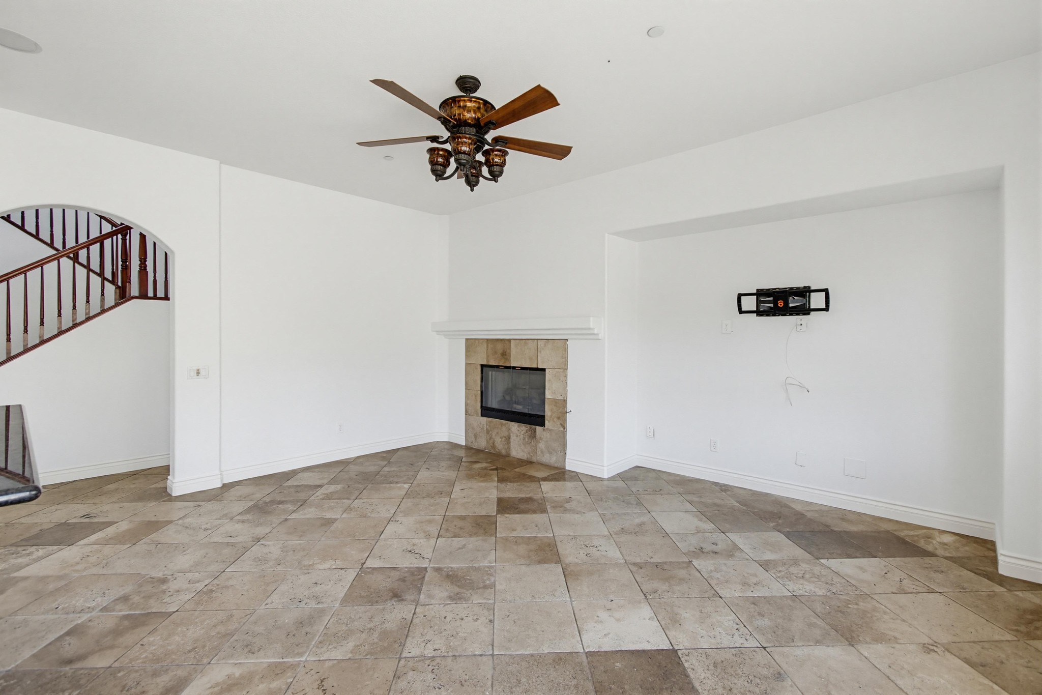 Virtual tour photo 17 of 72 for 637 Oak Glade Dr