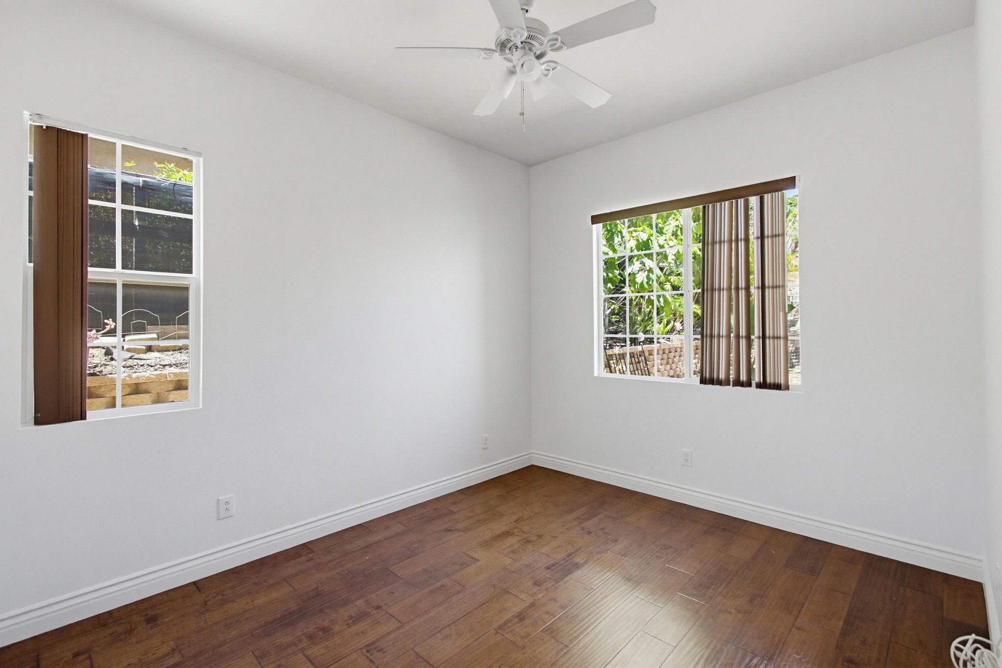 Virtual tour photo 24 of 72 for 637 Oak Glade Dr