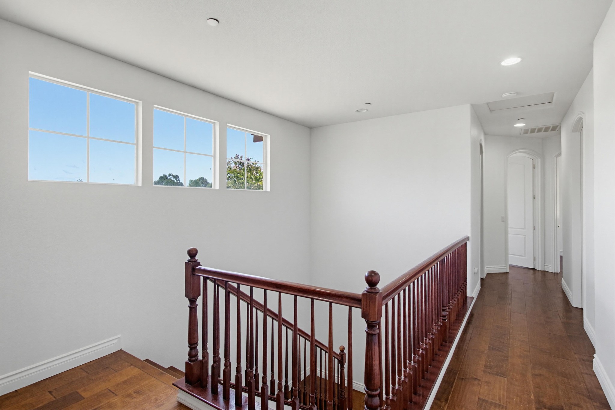 Virtual tour photo 27 of 72 for 637 Oak Glade Dr