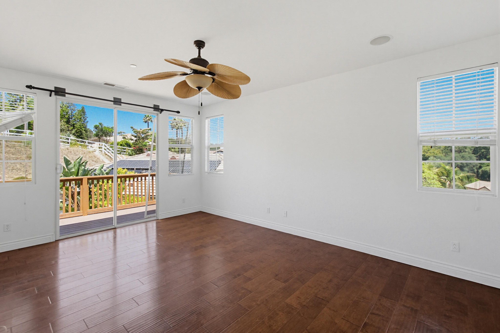 Virtual tour photo 29 of 72 for 637 Oak Glade Dr