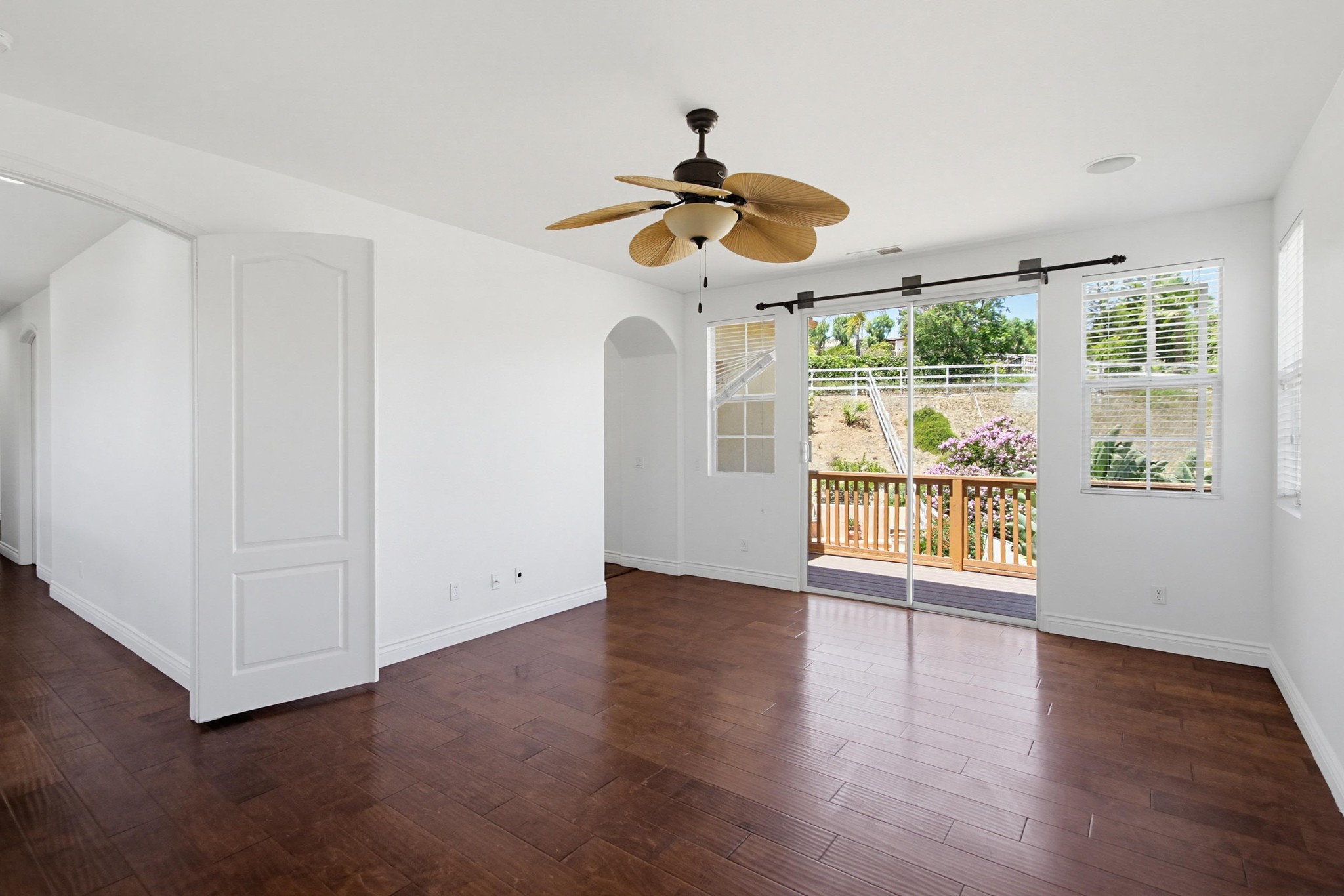 Virtual tour photo 30 of 72 for 637 Oak Glade Dr