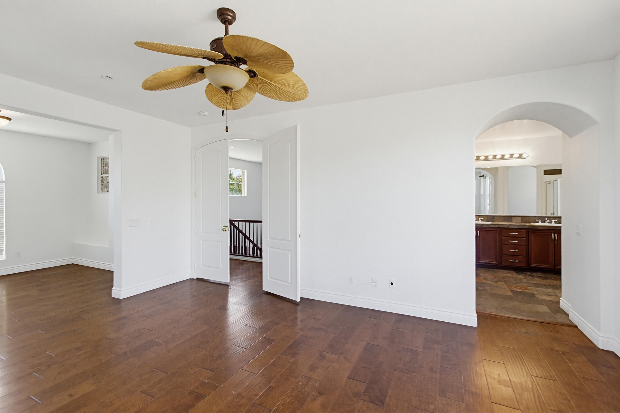 Virtual tour photo 31 of 72 for 637 Oak Glade Dr
