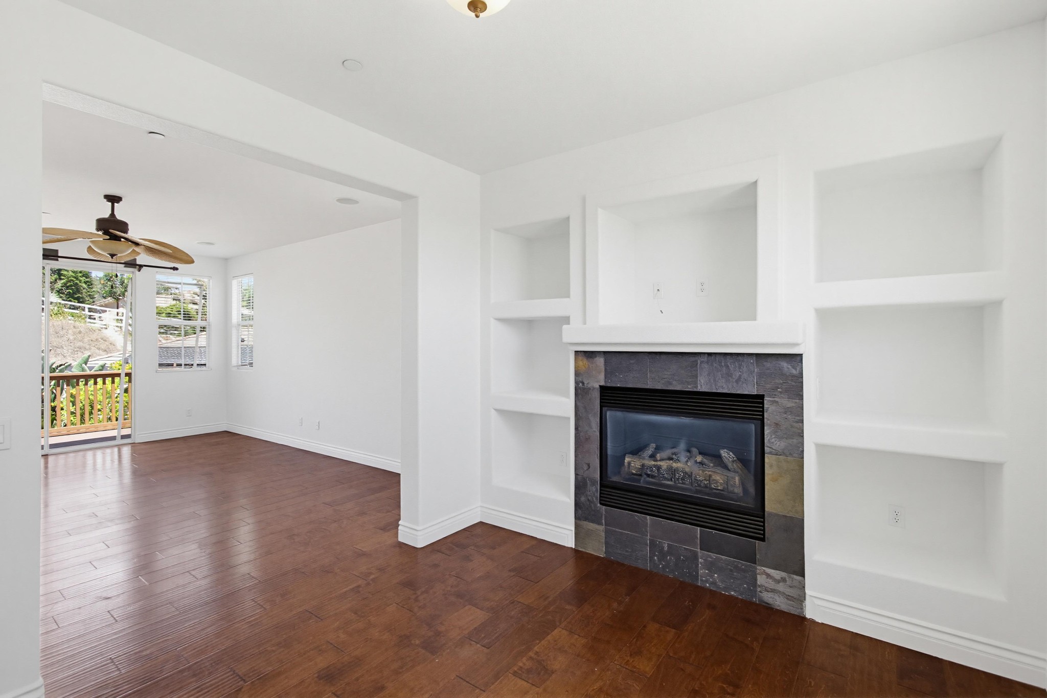 Virtual tour photo 34 of 72 for 637 Oak Glade Dr
