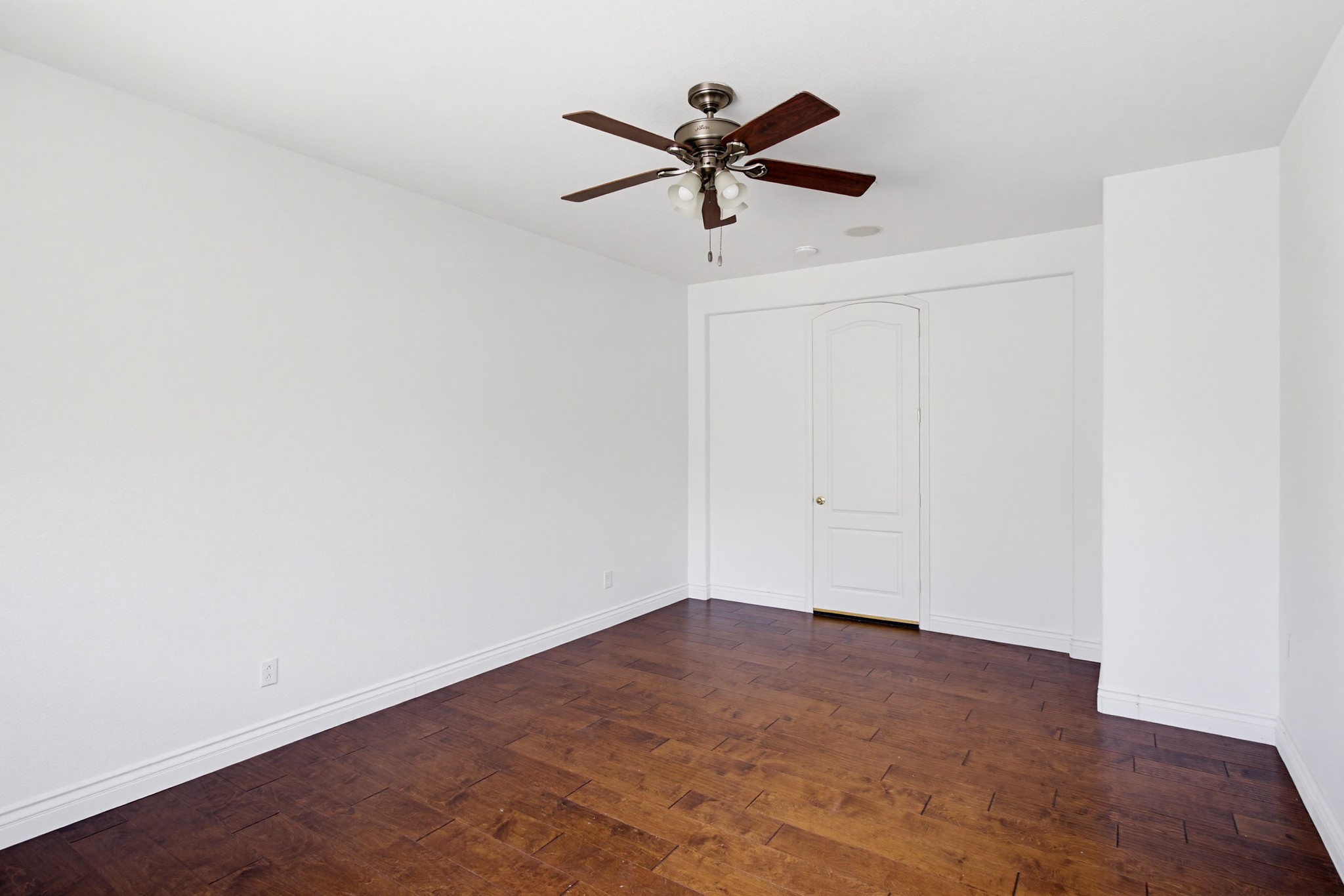 Virtual tour photo 46 of 72 for 637 Oak Glade Dr