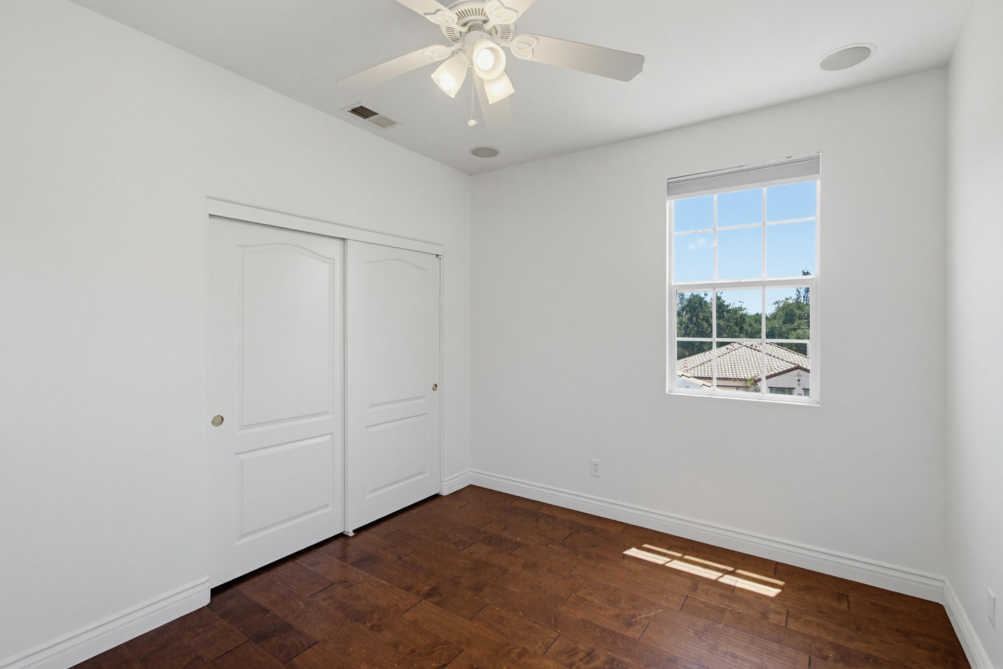 Virtual tour photo 51 of 72 for 637 Oak Glade Dr