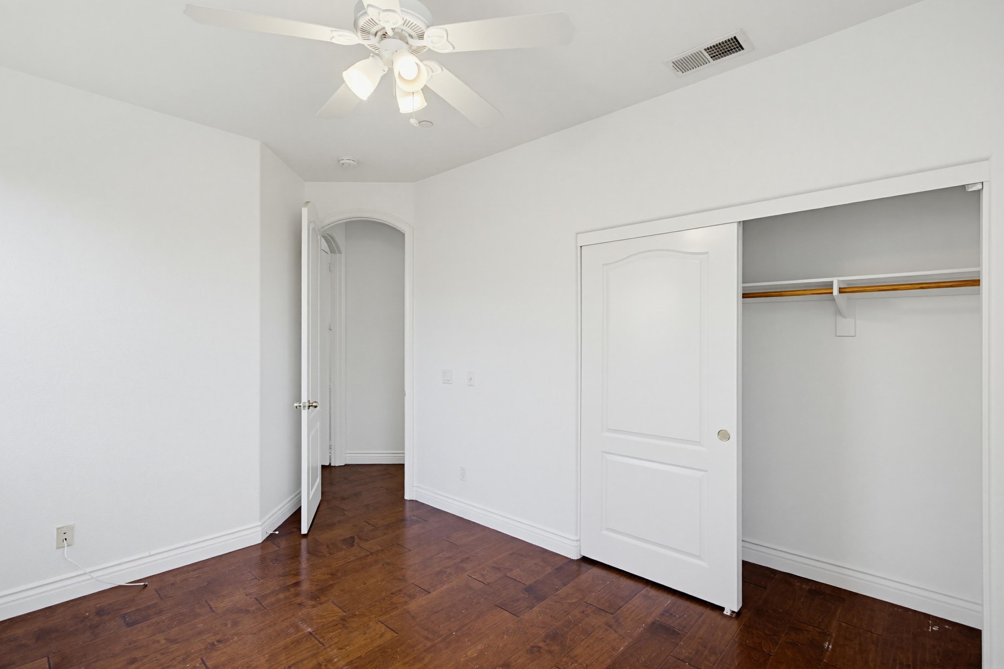 Virtual tour photo 52 of 72 for 637 Oak Glade Dr