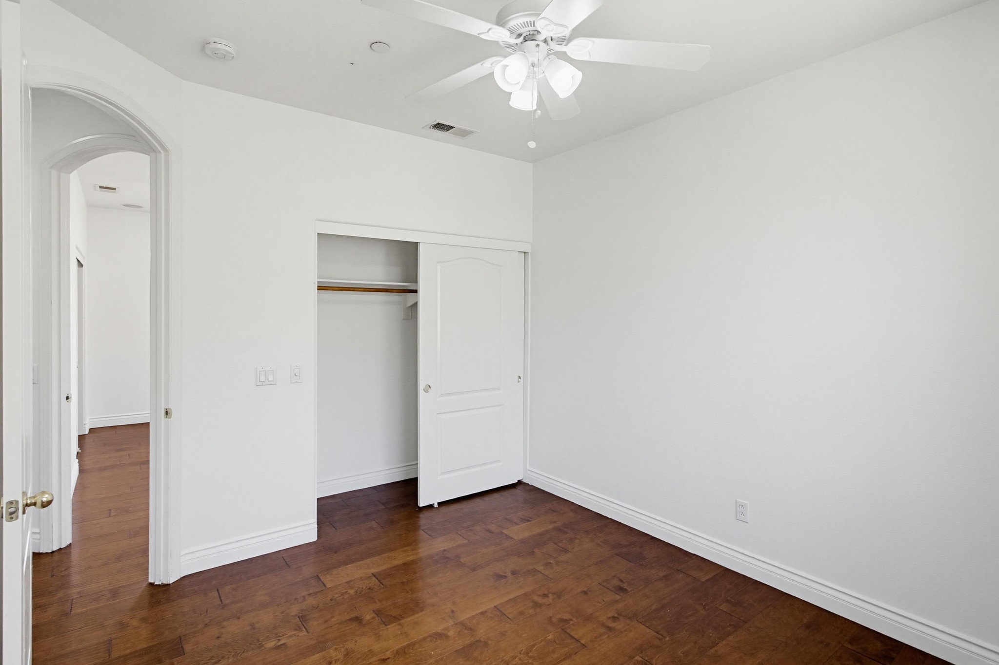 Virtual tour photo 54 of 72 for 637 Oak Glade Dr