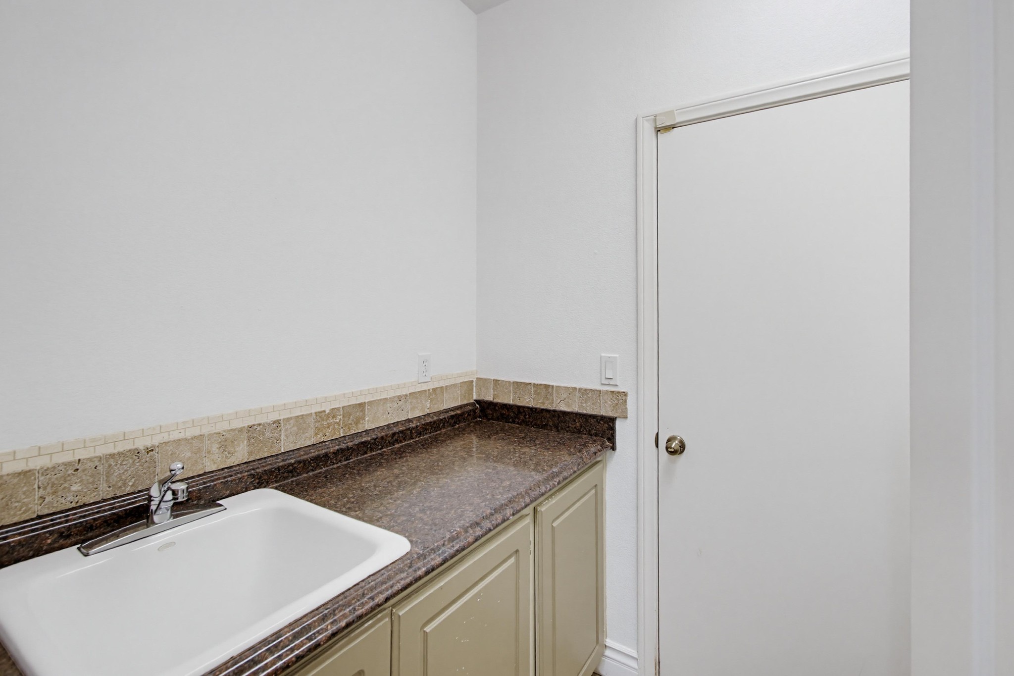 Virtual tour photo 56 of 72 for 637 Oak Glade Dr