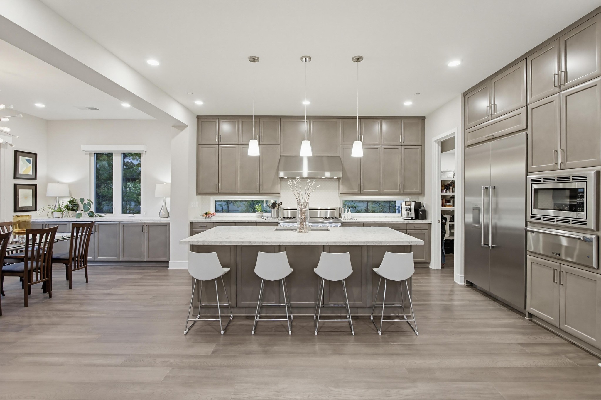 Virtual tour photo 10 of 37 for 6431 Meadowbrush Cir