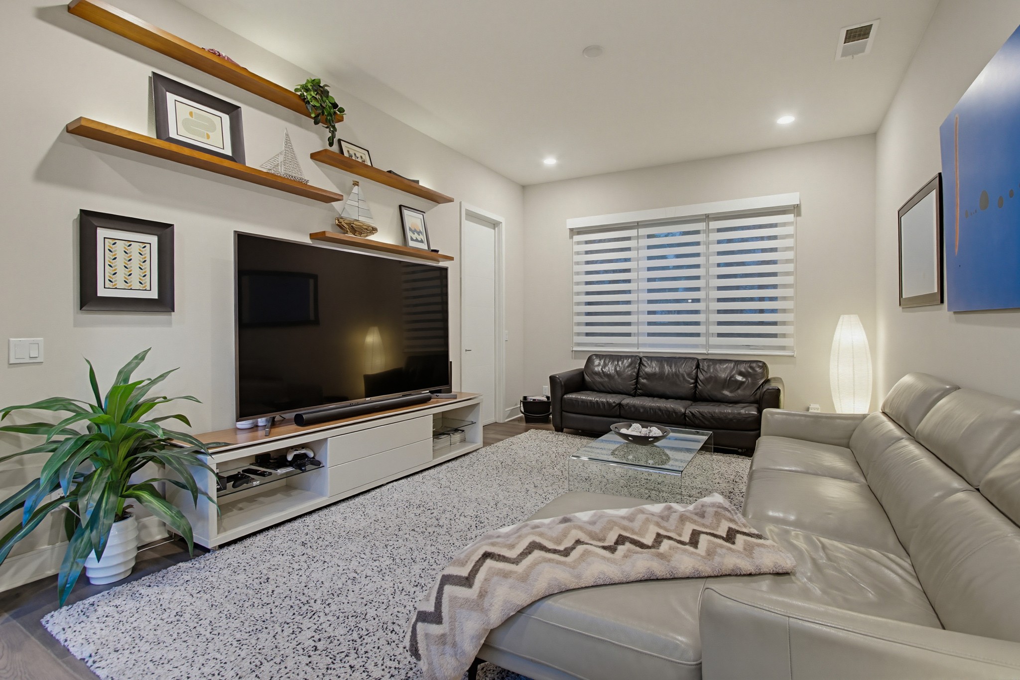 Virtual tour photo 54 of 146 for 6431 Meadowbrush Cir