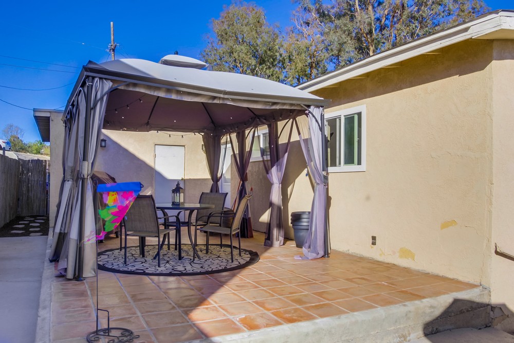 Virtual tour photo 27 of 33 for 6395 Broadway