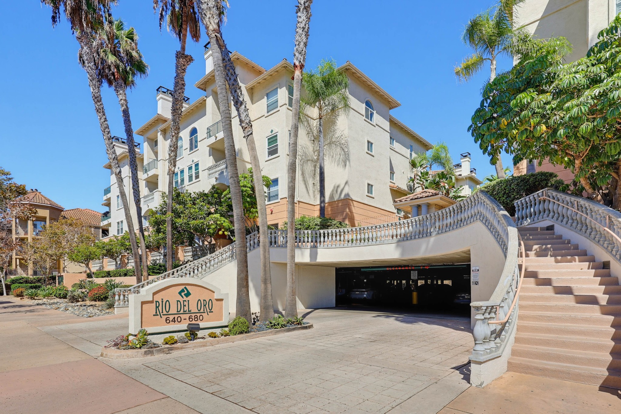 Virtual tour photo 3 of 113 for 640 Camino De La Reina #1115