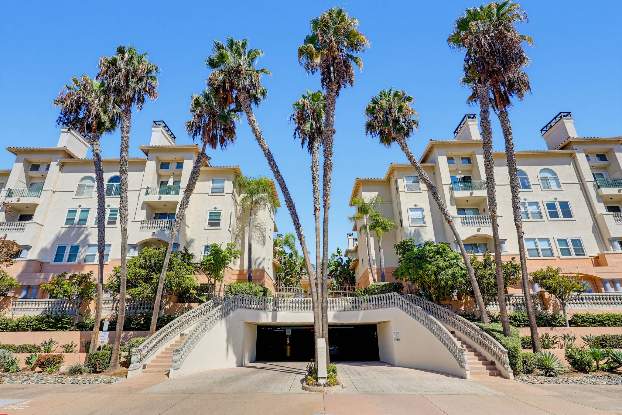 Virtual tour photo 4 of 113 for 640 Camino De La Reina #1115