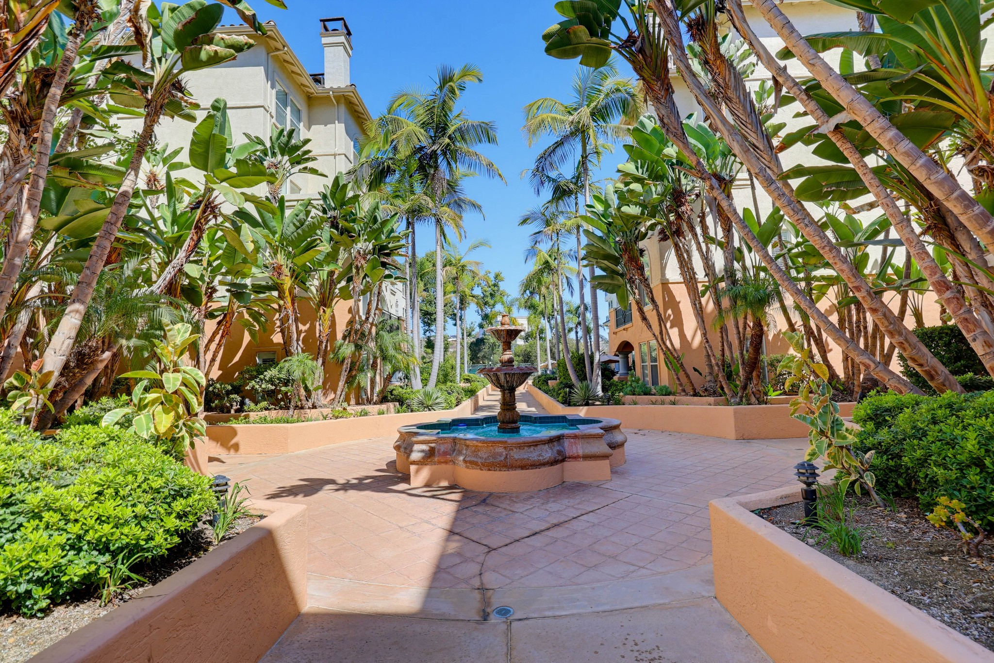 Virtual tour photo 10 of 113 for 640 Camino De La Reina #1115