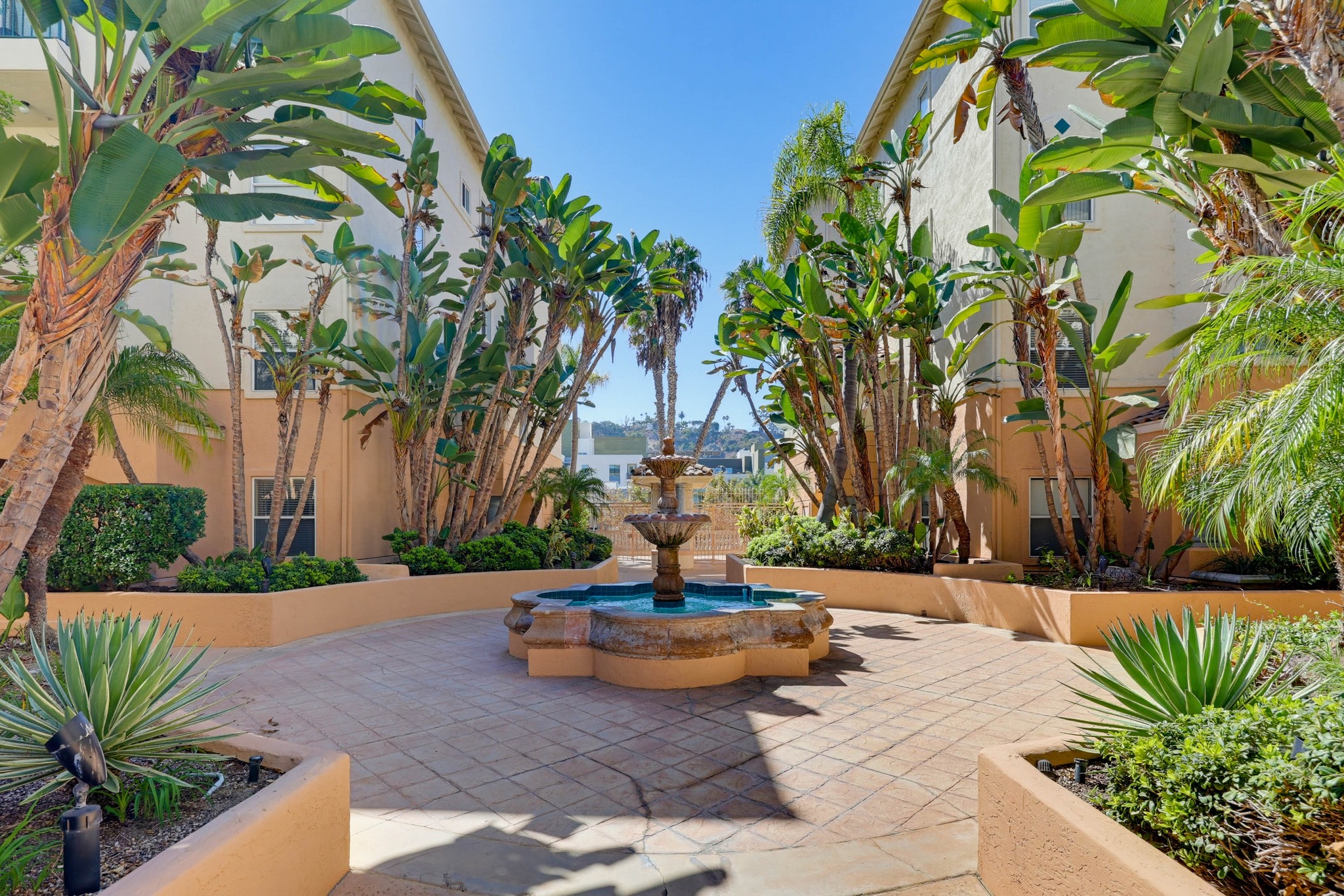 Virtual tour photo 11 of 113 for 640 Camino De La Reina #1115