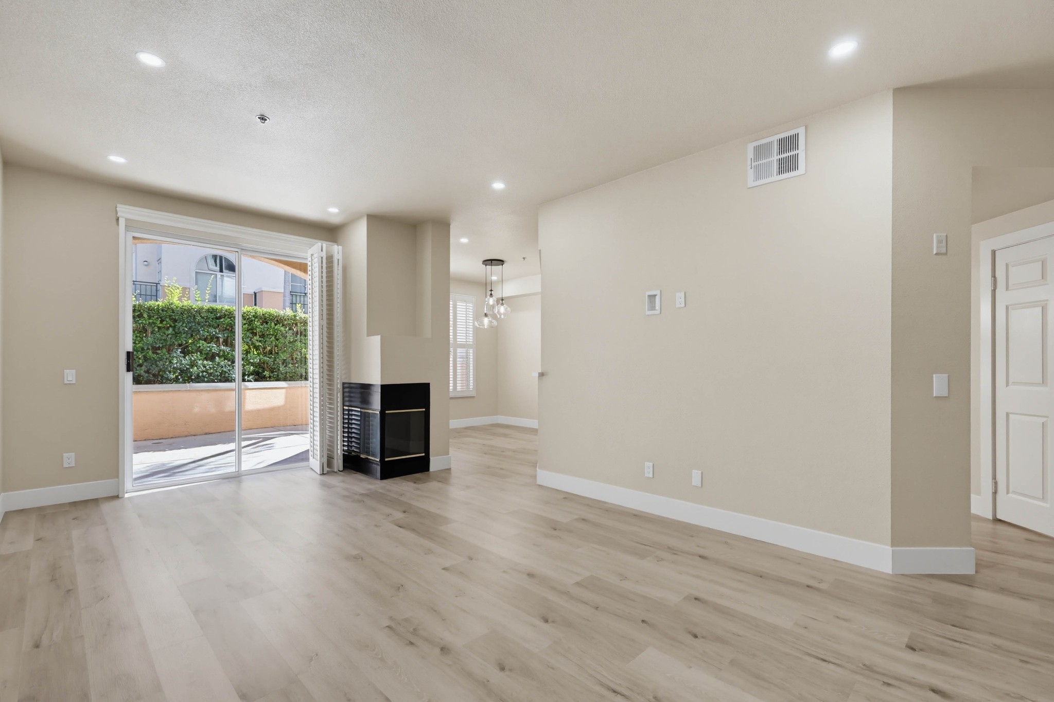 Virtual tour photo 25 of 113 for 640 Camino De La Reina #1115