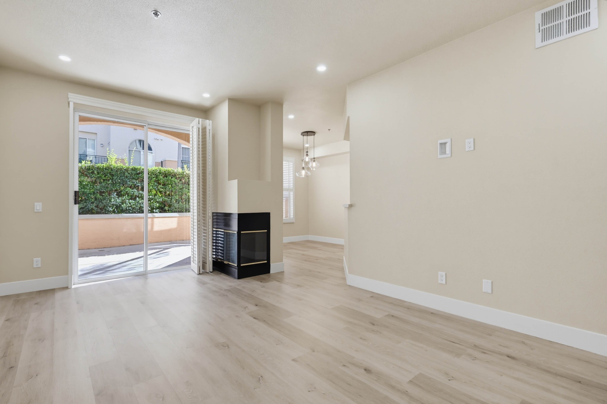 Virtual tour photo 26 of 113 for 640 Camino De La Reina #1115