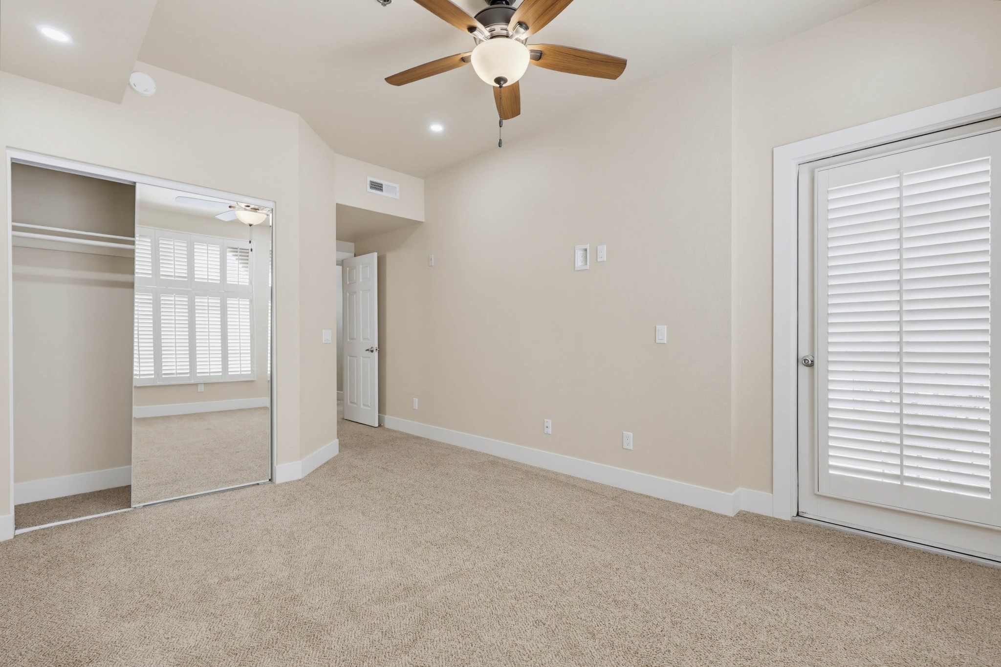 Virtual tour photo 63 of 113 for 640 Camino De La Reina #1115