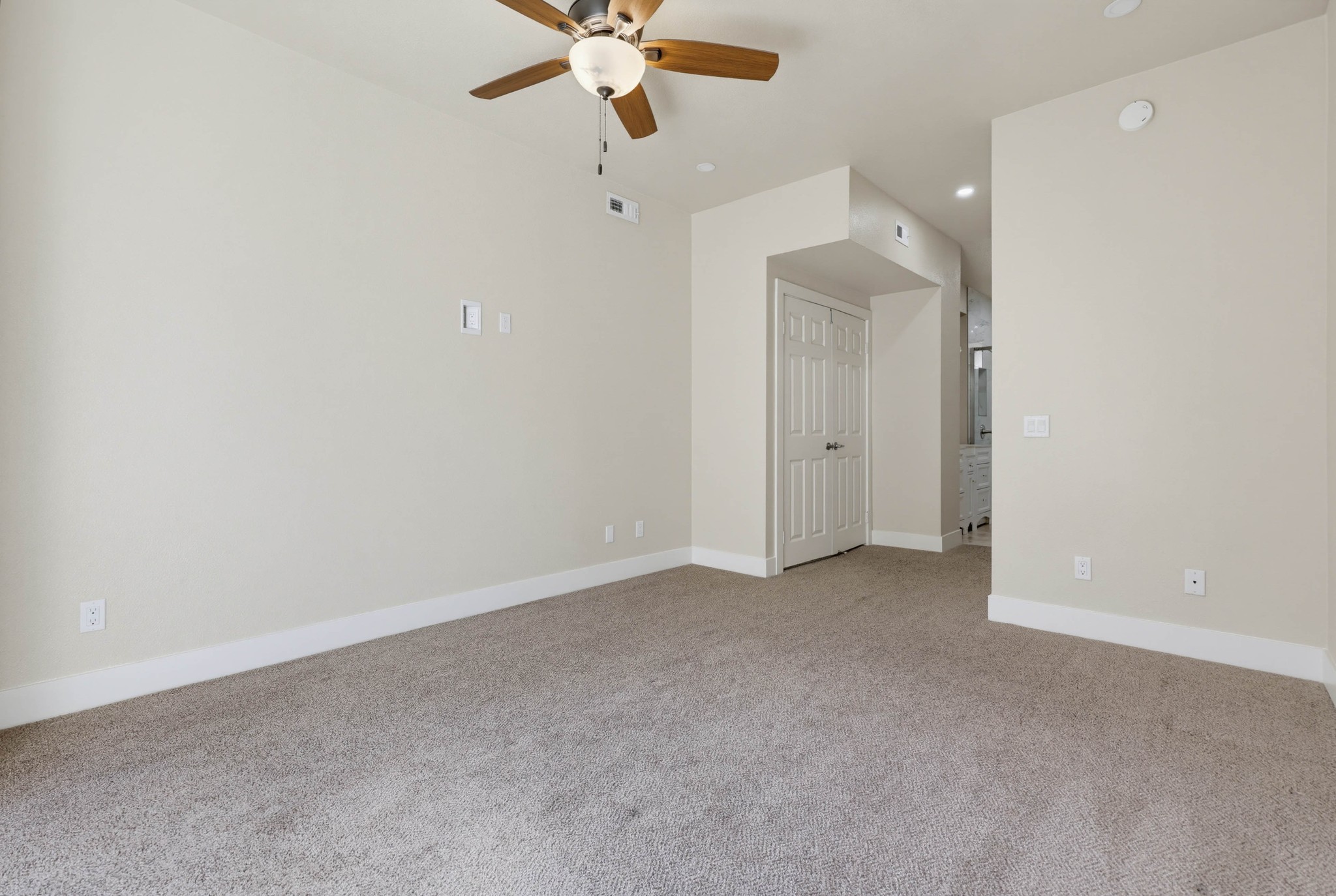 Virtual tour photo 71 of 113 for 640 Camino De La Reina #1115