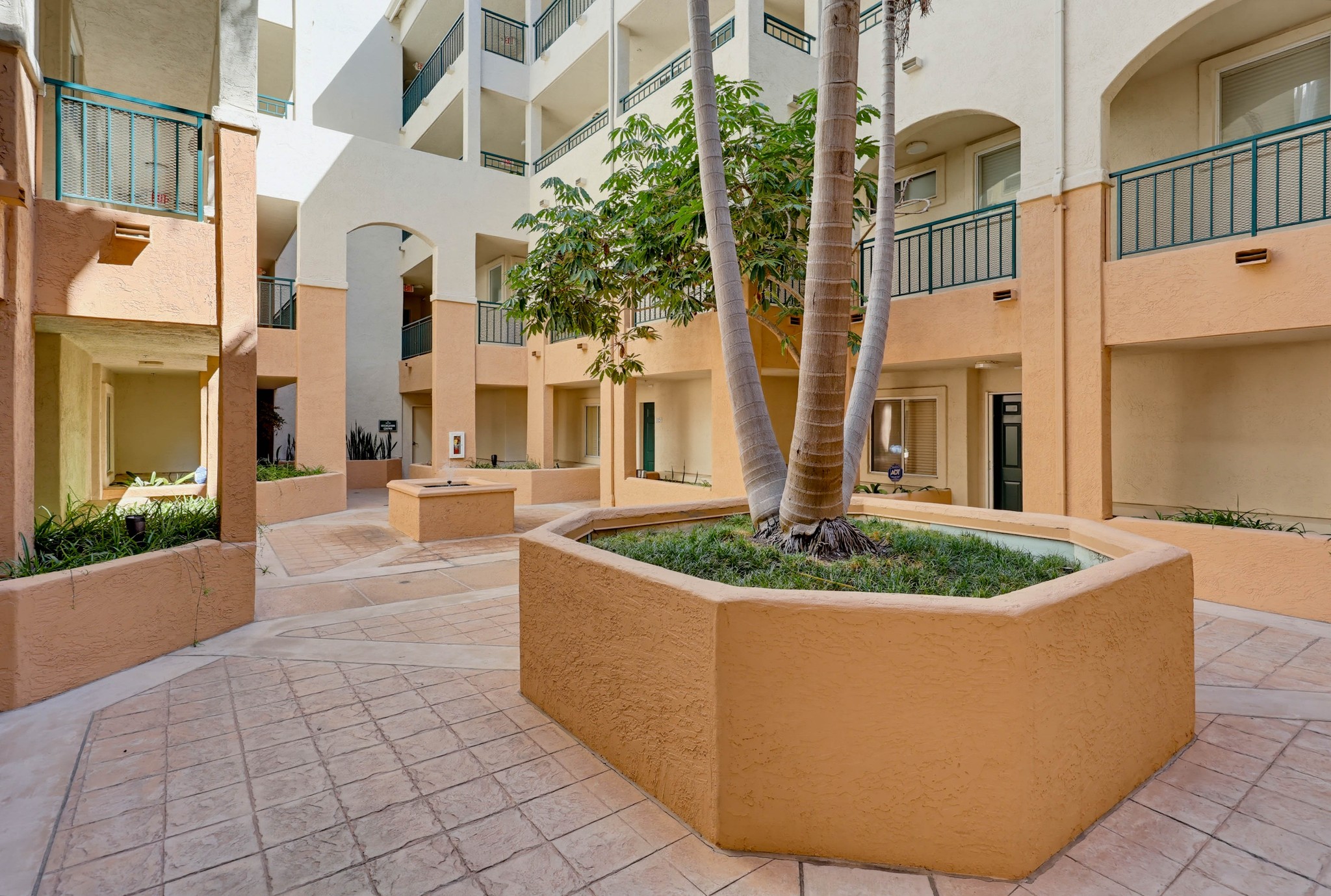 Virtual tour photo 92 of 113 for 640 Camino De La Reina #1115
