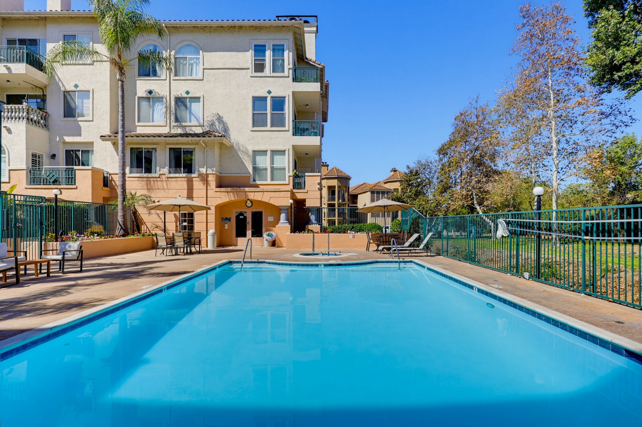 Virtual tour photo 100 of 113 for 640 Camino De La Reina #1115