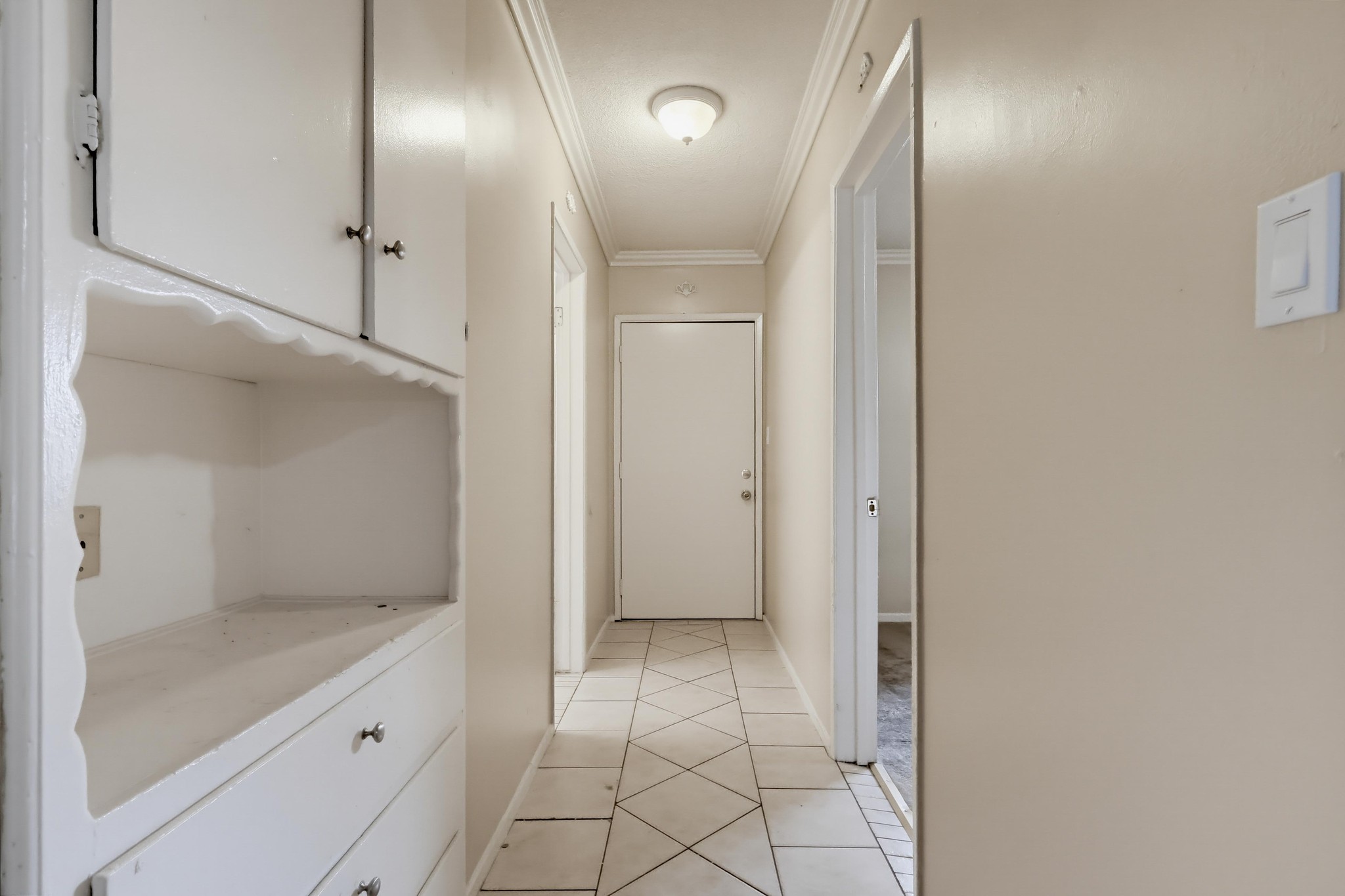 Virtual tour photo 13 of 35 for 640 Elm Ave Apt 11