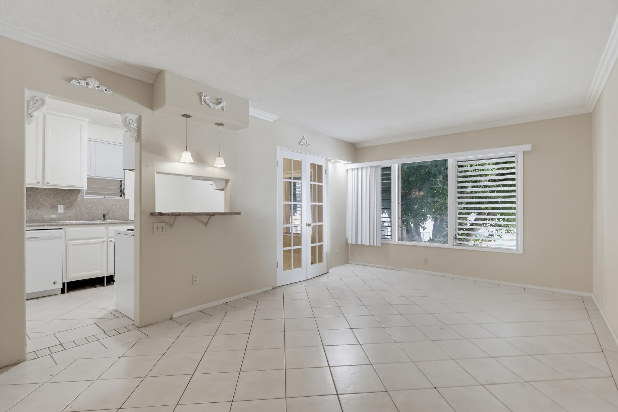 Virtual tour photo 15 of 35 for 640 Elm Ave Apt 11