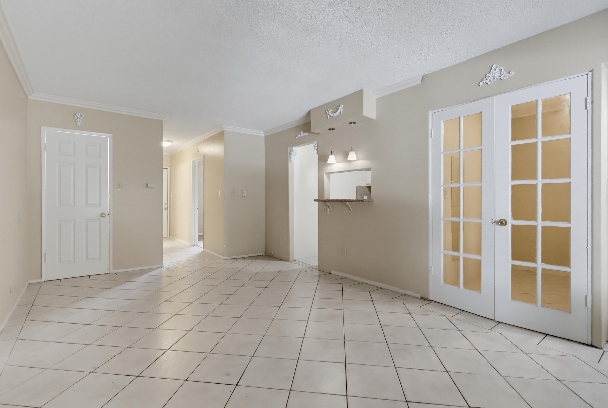 Virtual tour photo 19 of 35 for 640 Elm Ave Apt 11