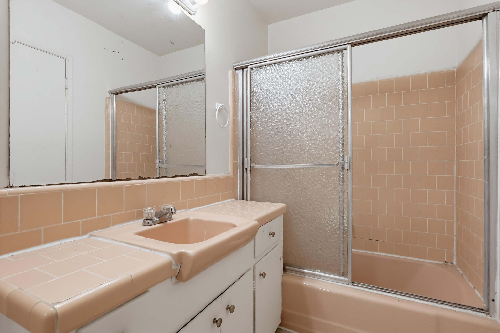 Virtual tour photo 33 of 35 for 640 Elm Ave Apt 11