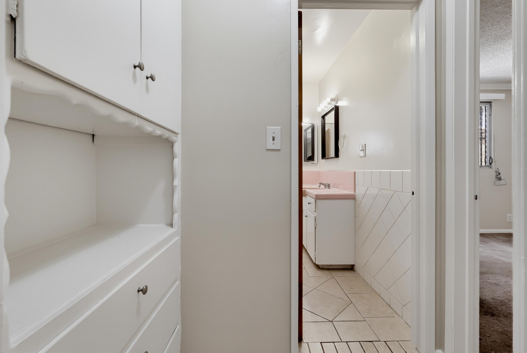 Virtual tour photo 23 of 38 for 640 Elm Ave Apt 5
