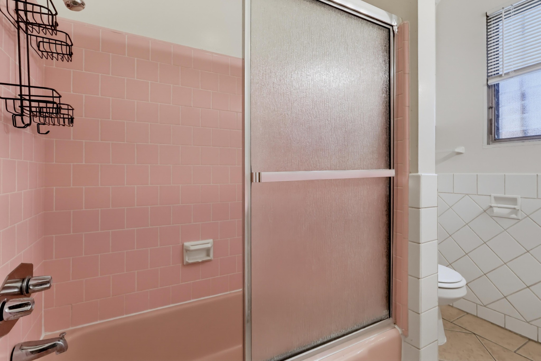 Virtual tour photo 25 of 38 for 640 Elm Ave Apt 5