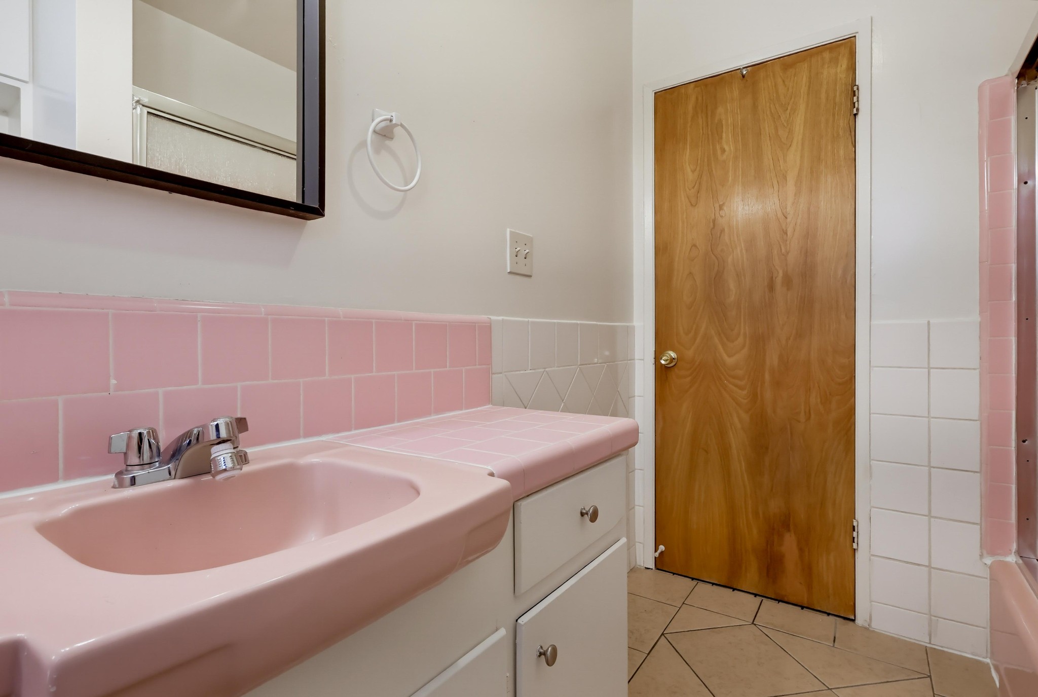 Virtual tour photo 28 of 38 for 640 Elm Ave Apt 5