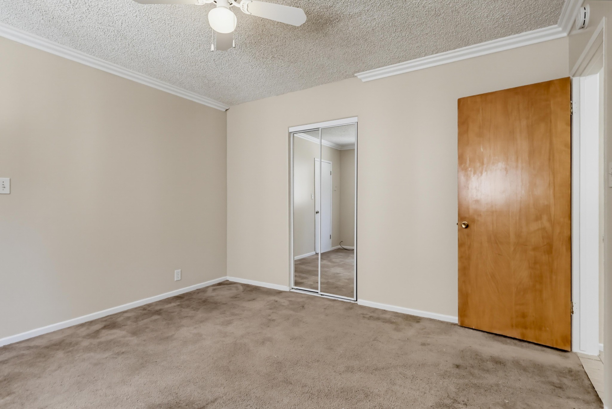 Virtual tour photo 30 of 38 for 640 Elm Ave Apt 5