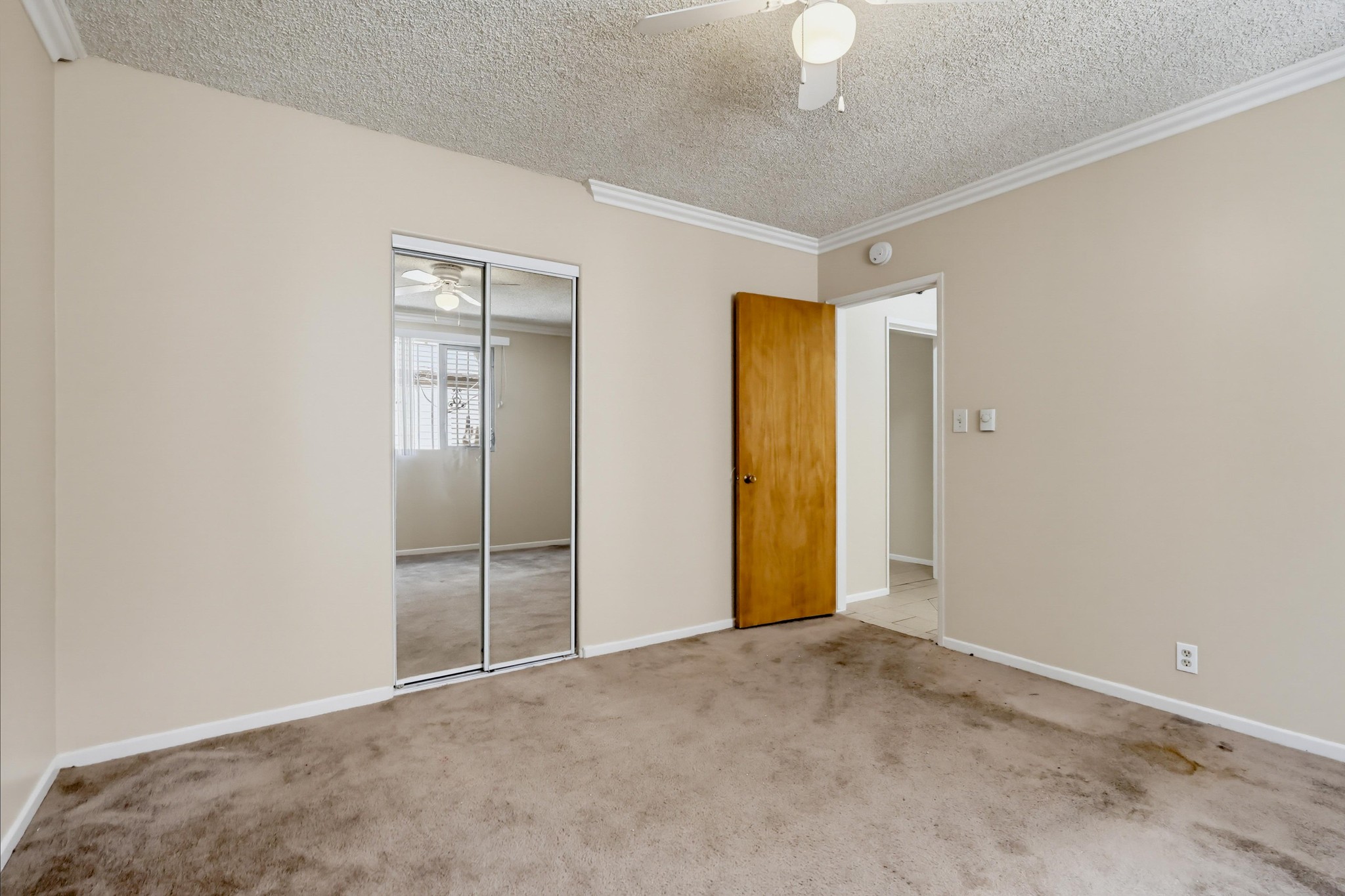 Virtual tour photo 31 of 38 for 640 Elm Ave Apt 5