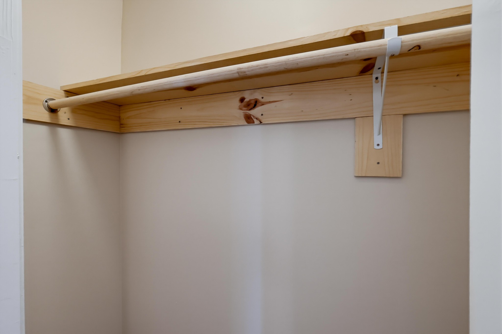Virtual tour photo 34 of 38 for 640 Elm Ave Apt 5