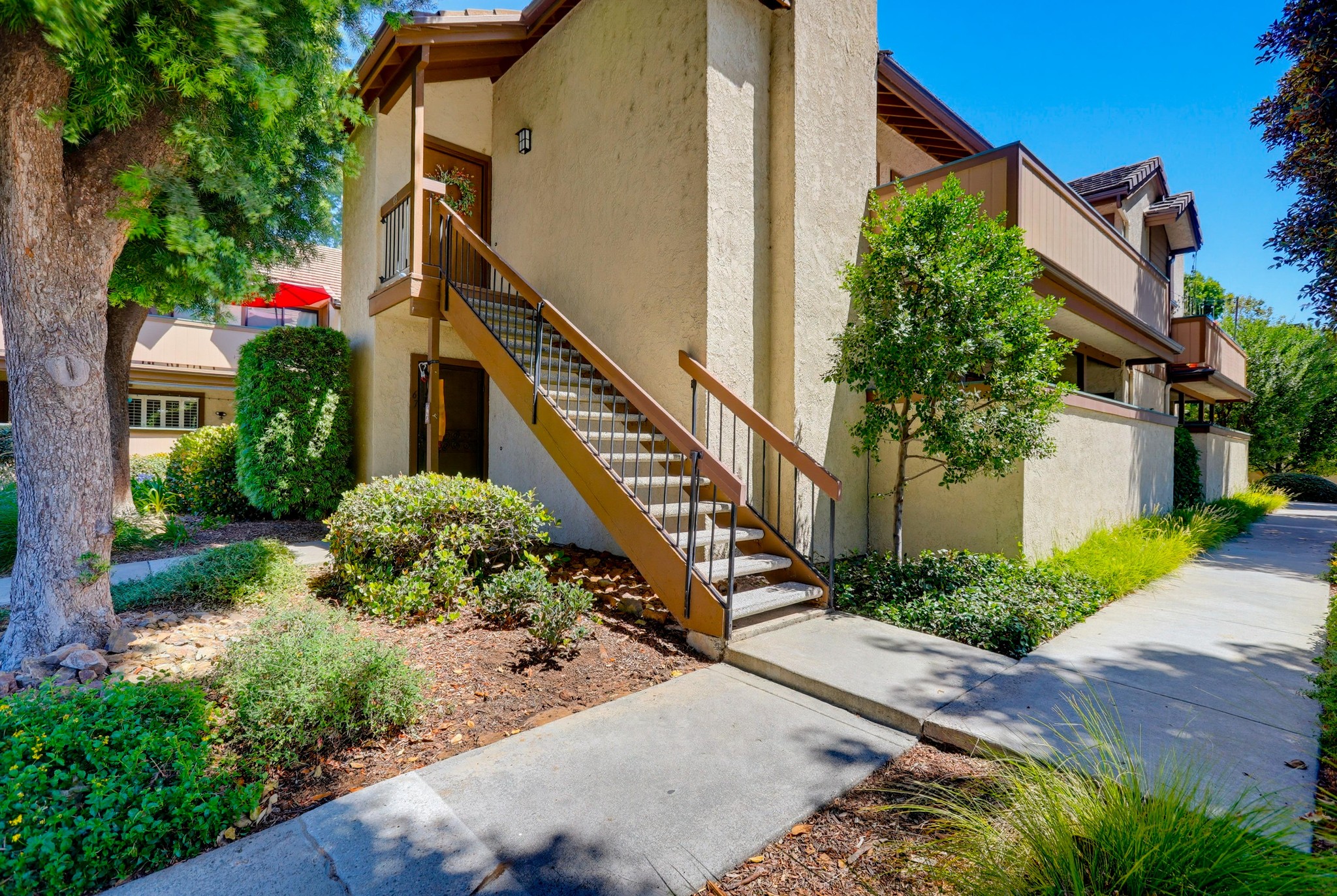 Virtual tour photo 3 of 63 for 640 N Brea Blvd