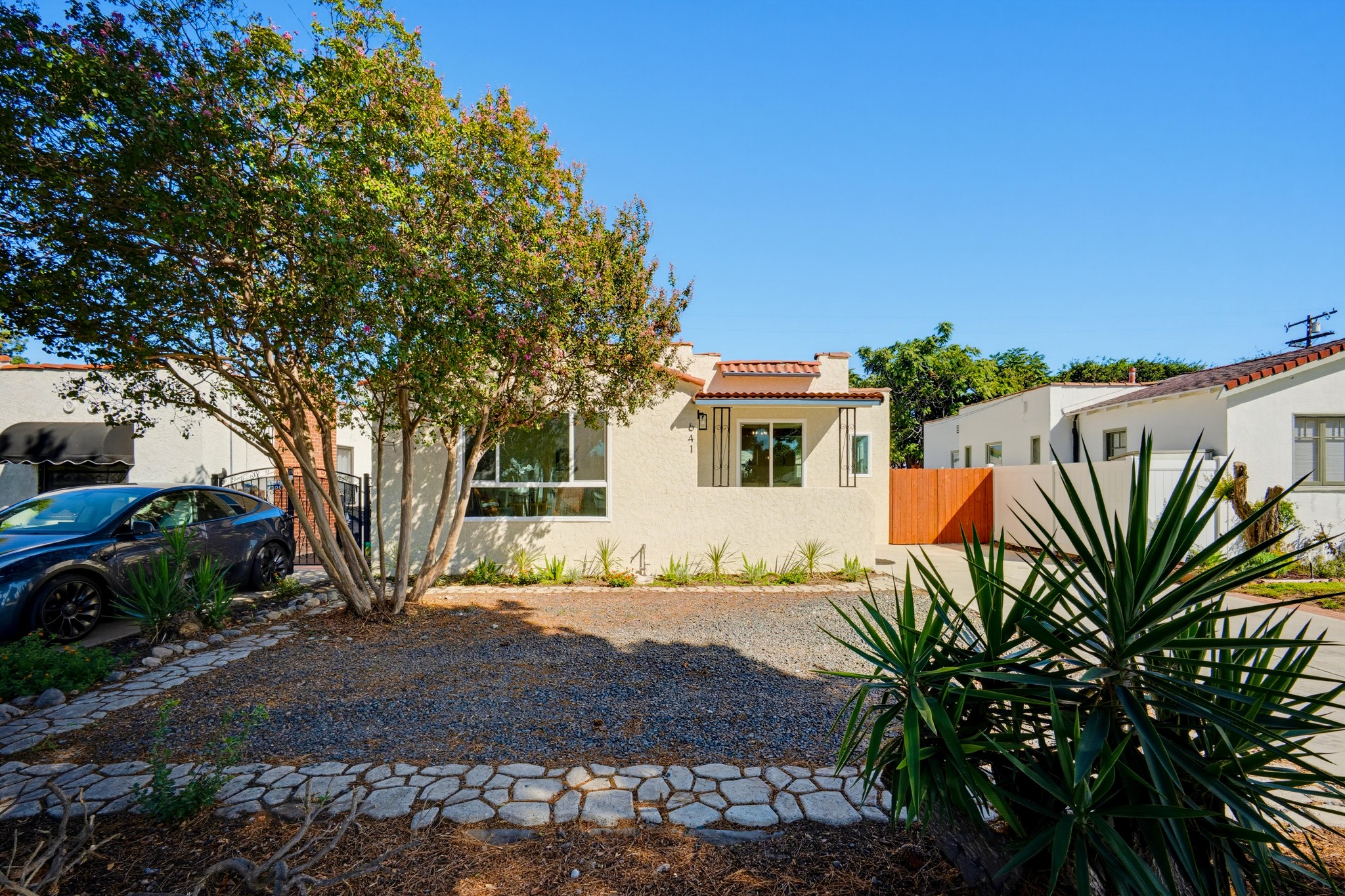 Virtual tour photo 5 of 44 for 641 Plaza Serena