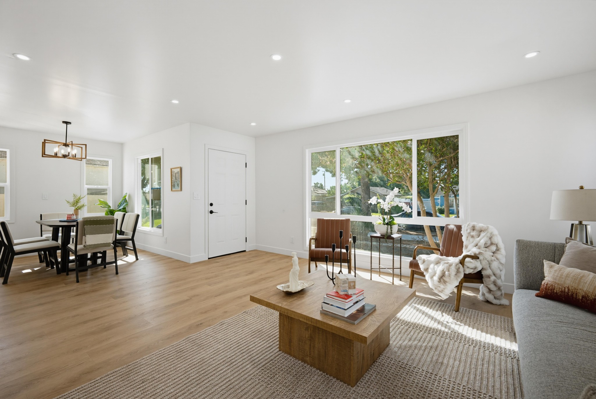 Virtual tour photo 12 of 44 for 641 Plaza Serena