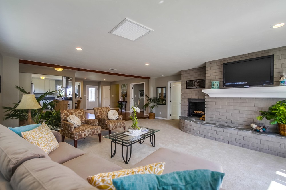 Virtual tour photo 11 of 44 for 6417 Winona Ave