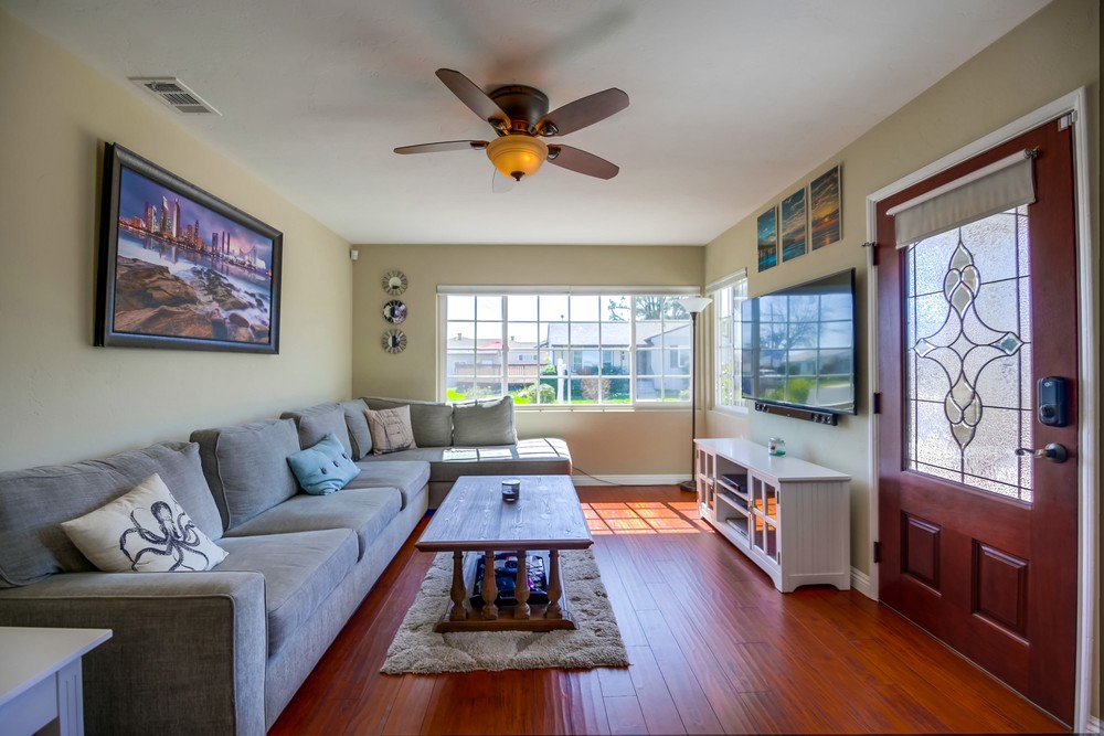 Virtual tour photo 7 of 53 for 6422 Stanley Ave