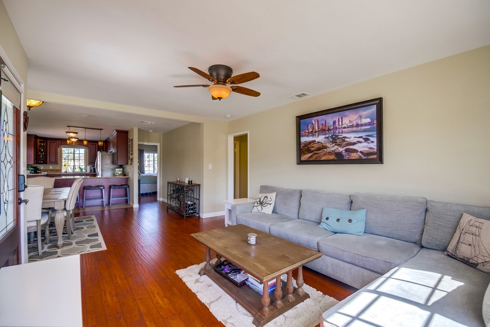 Virtual tour photo 9 of 53 for 6422 Stanley Ave