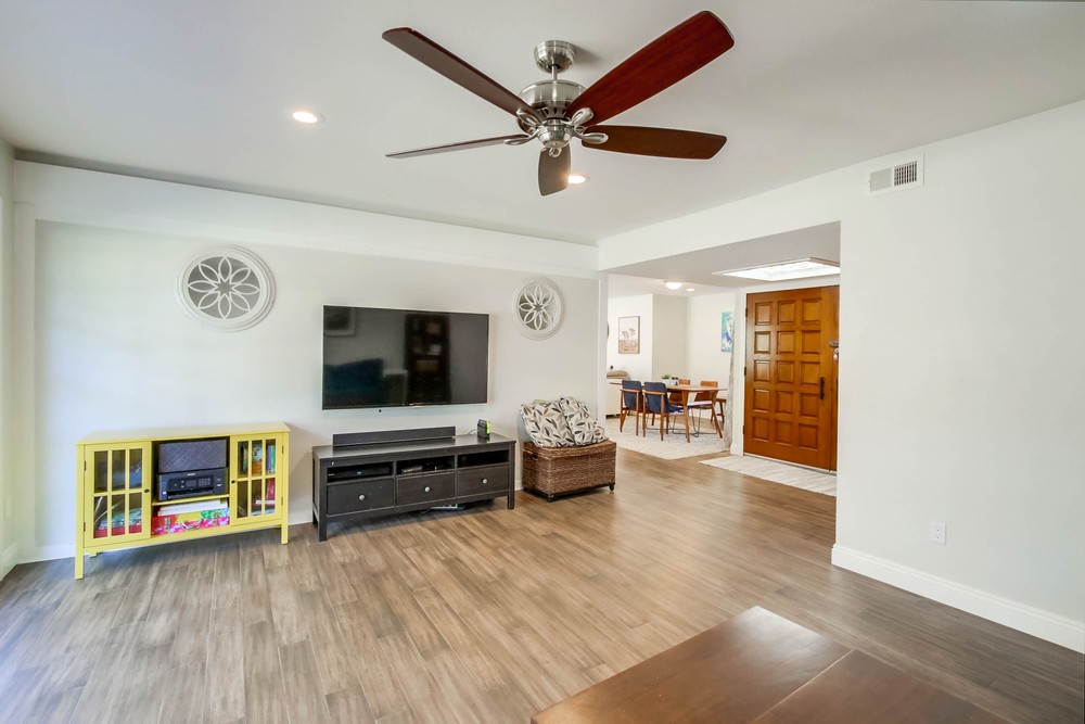 Virtual tour photo 9 of 46 for 6436 Park Ridge Blvd