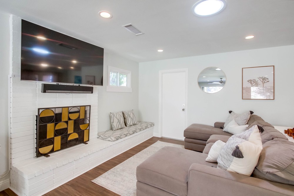 Virtual tour photo 18 of 46 for 6436 Park Ridge Blvd