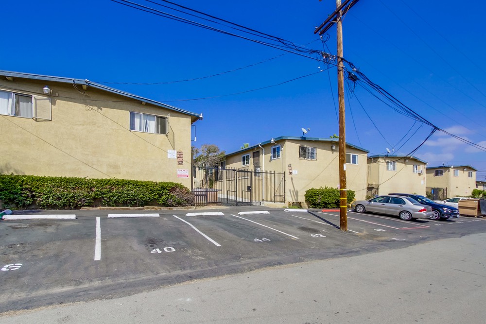 Virtual tour photo 4 of 37 for 6443 Shaules Ave