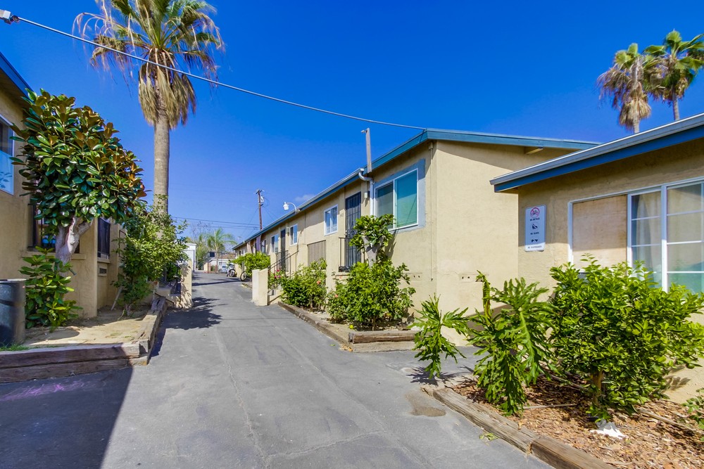 Virtual tour photo 7 of 37 for 6443 Shaules Ave