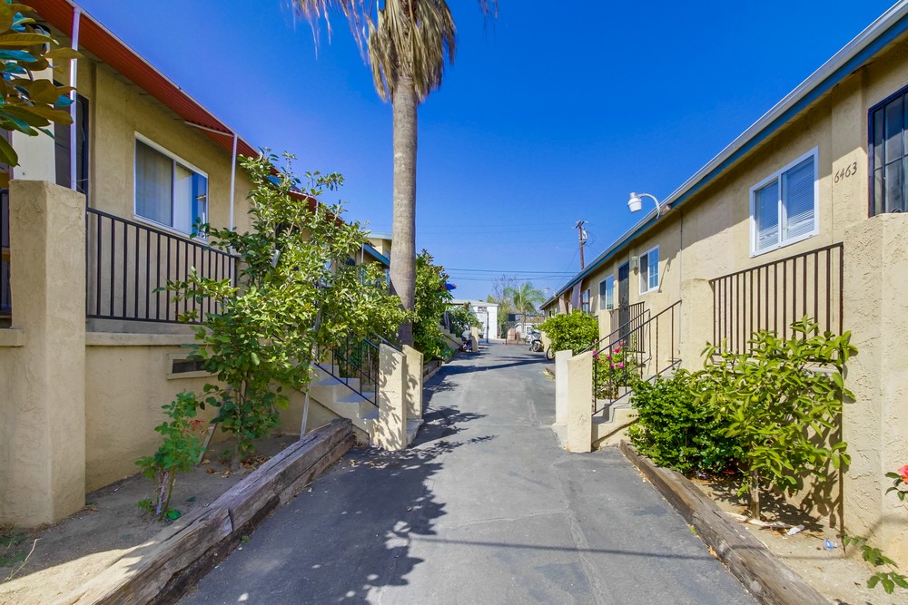 Virtual tour photo 8 of 37 for 6443 Shaules Ave