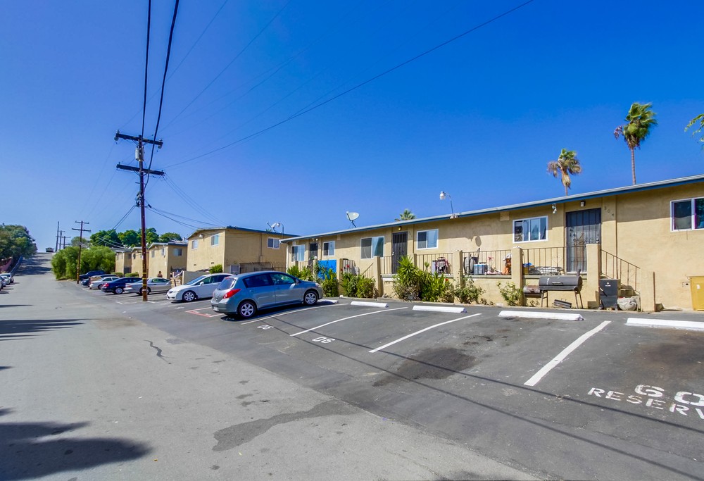 Virtual tour photo 11 of 37 for 6443 Shaules Ave