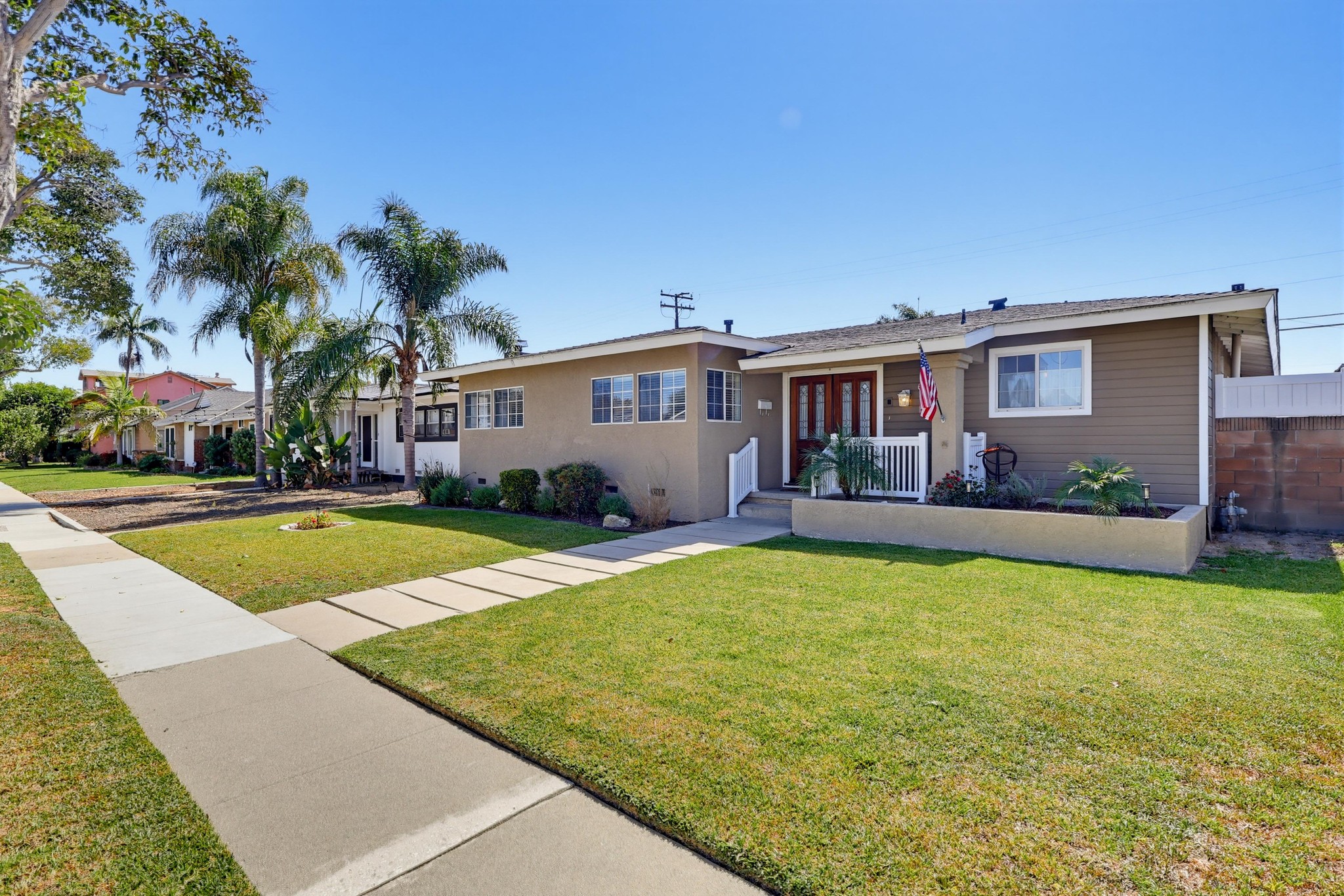 Virtual tour photo 1 of 92 for 6448 E Pageantry St